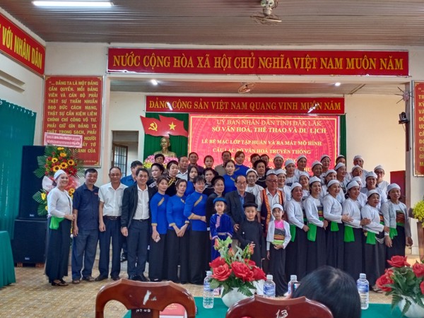 Bế mạc Lớp tập huấn và ra mắt Mô hình Câu lạc bộ văn hóa truyền thống  dân tộc Tày, Nùng, Mường tại xã Ea Kao, thành phố Buôn Ma Thuột